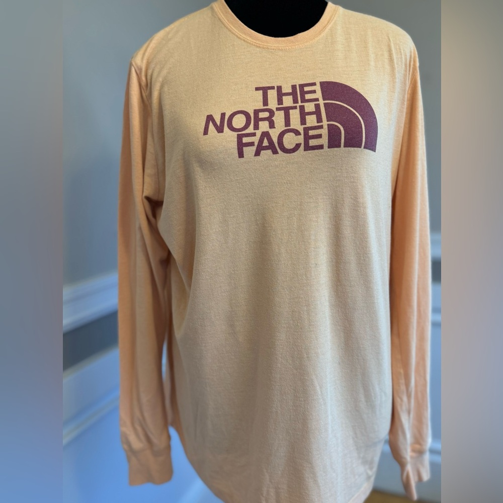XL Women’s long sleeve North Face tee